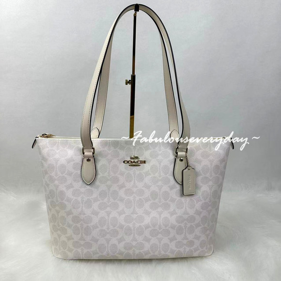Coach Gallery Tote Bag In Signature Canvas/Gold/White/Chalk CW381 NWT - Picture 1 of 9
